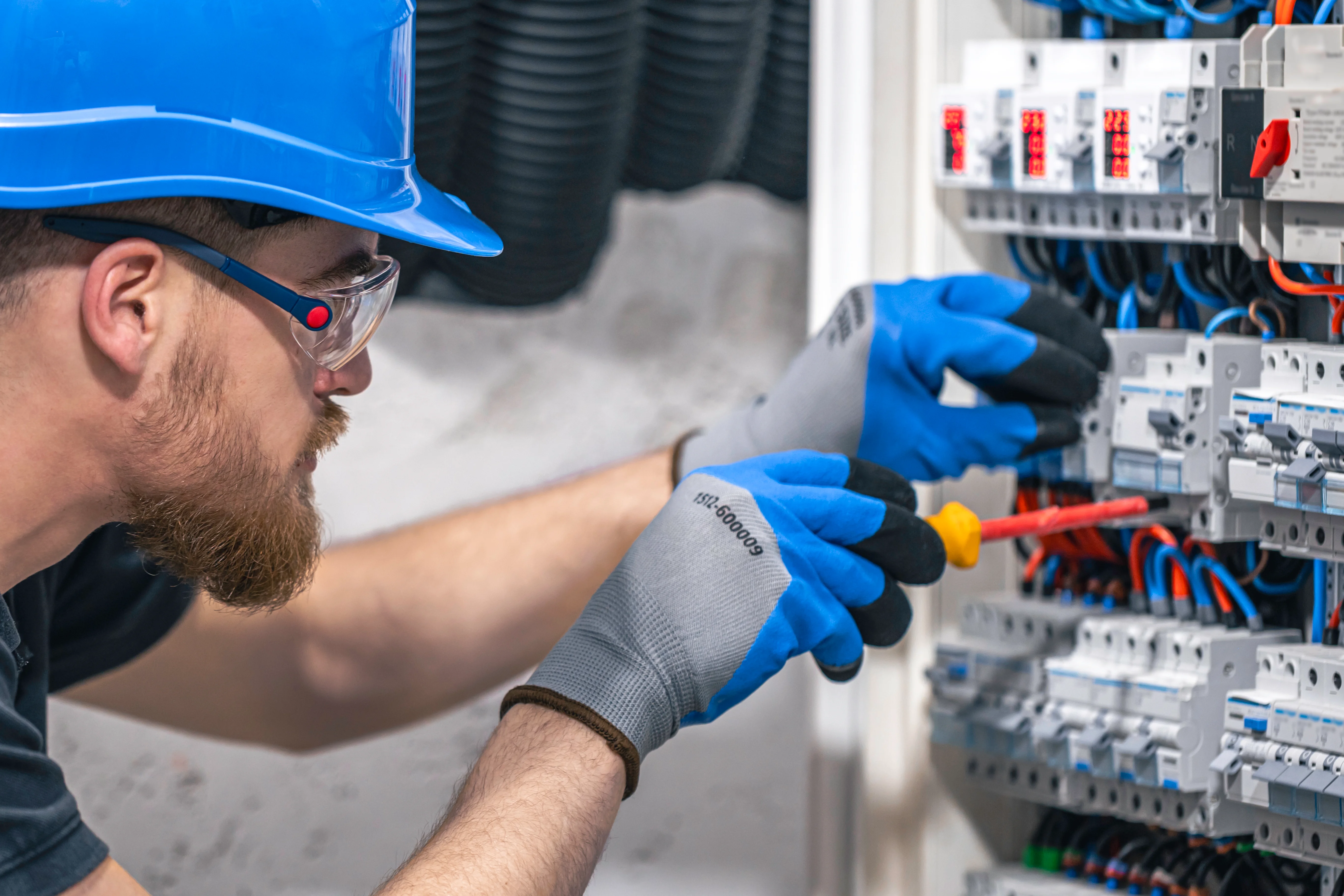 Acil Elektrik Arızalarına Anında Çözüm: Kayseri'nin 7/24 Güvenilir Elektrikçisi
